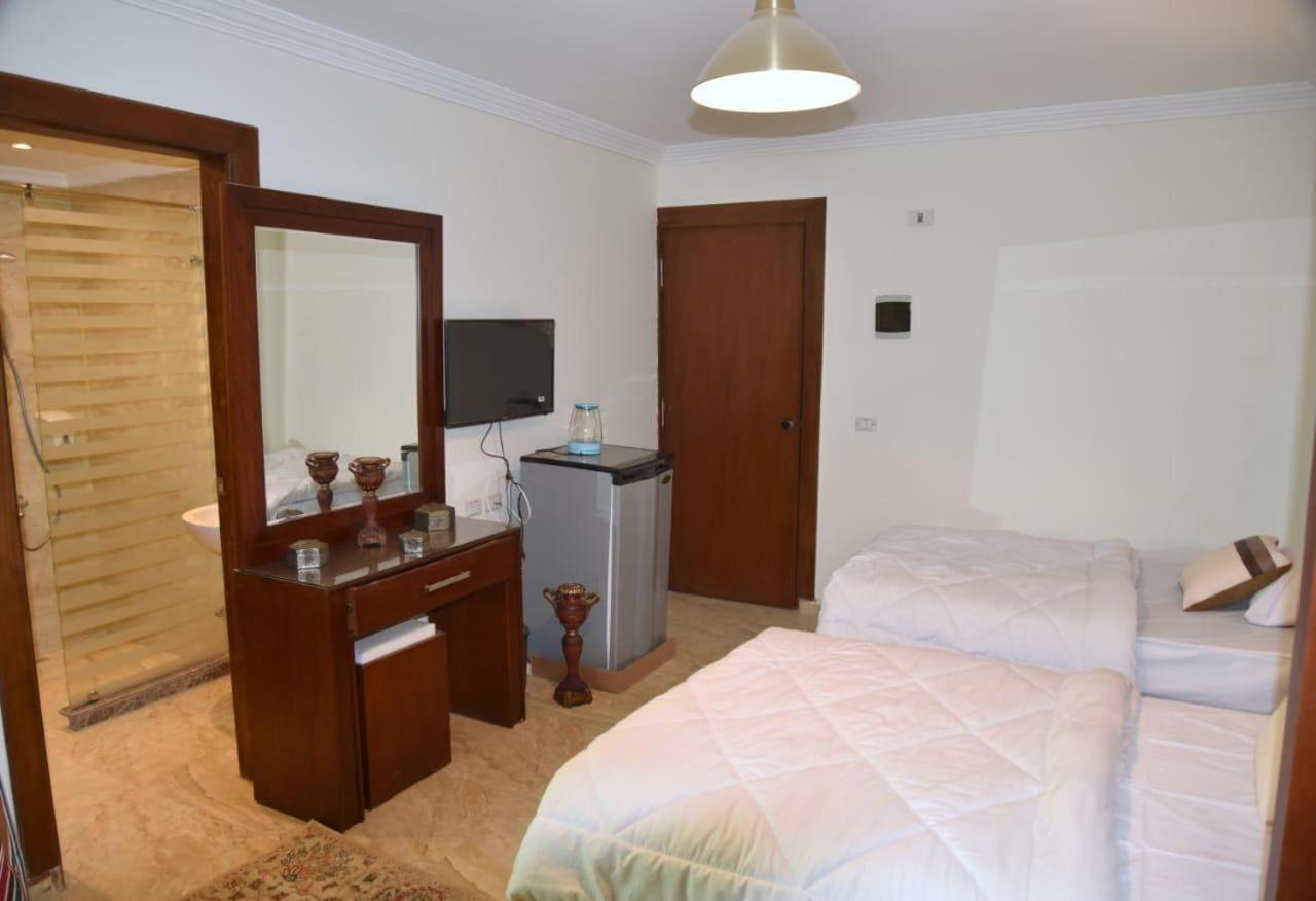Pyramid Veiw Hotel 4*