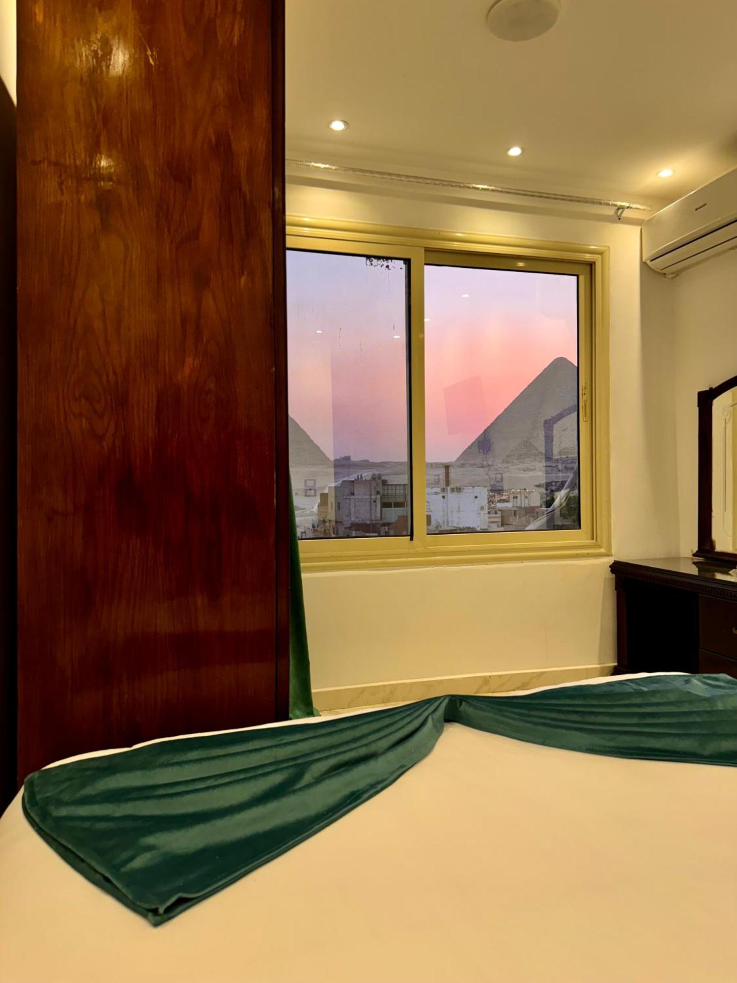 Hotel Pyramid Veiw